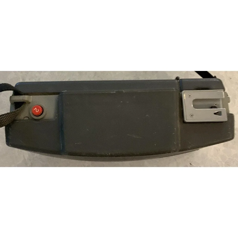 Vtg 1970s Polaroid 440 Folding Automatic Land Camera Untested with Strap!